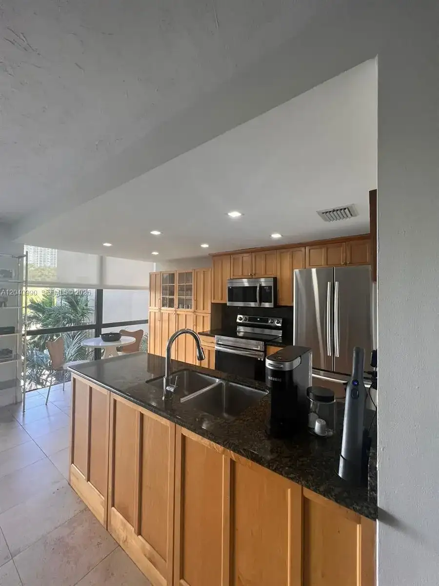 18181 NE 31st ct # 305, Aventura FL 33160 photo 2