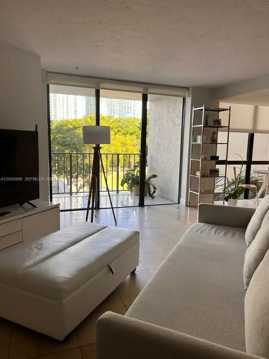 18181 NE 31st ct # 305, Aventura FL 33160 photo 3