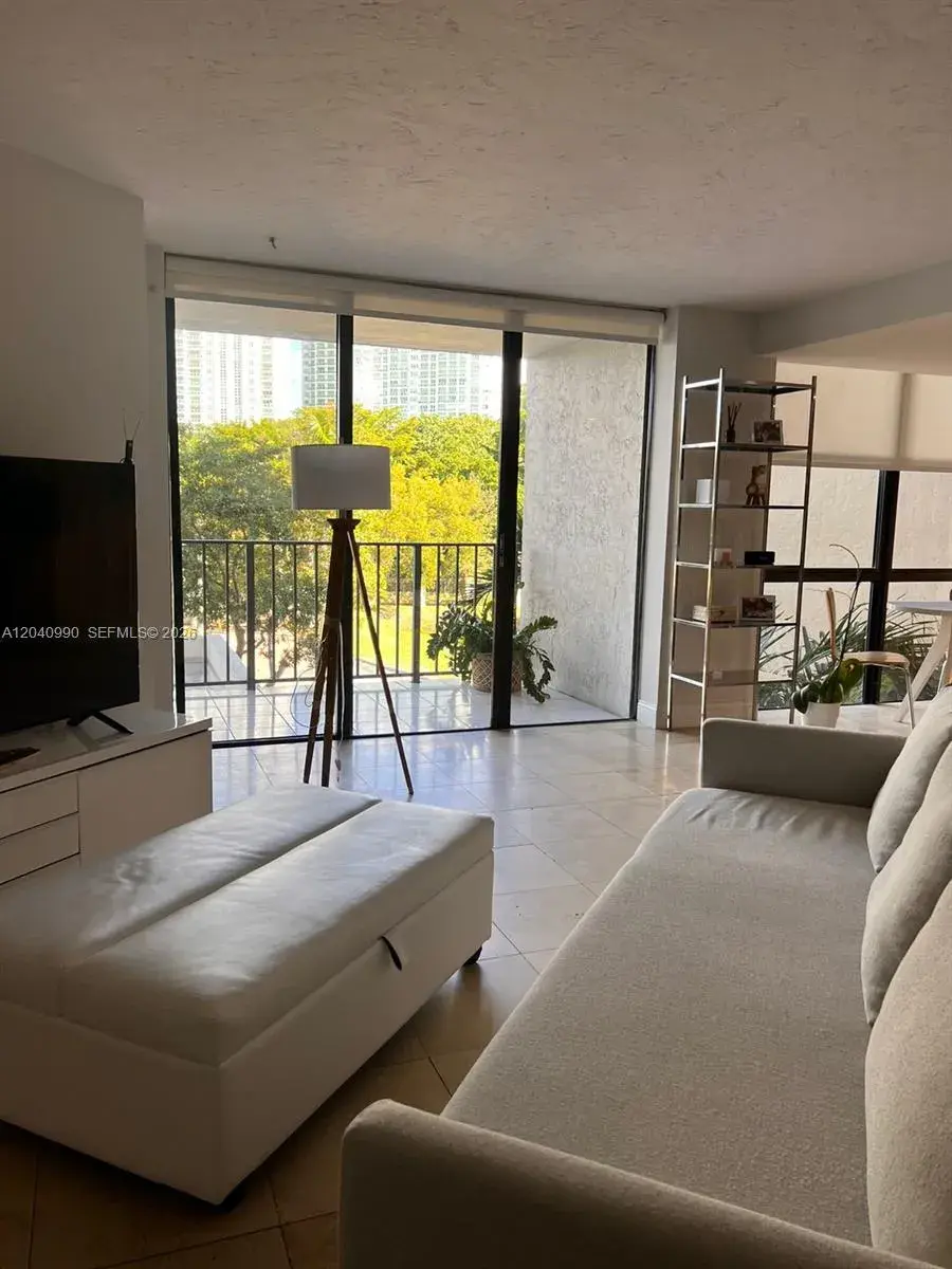 18181 NE 31st ct # 305, Aventura FL 33160