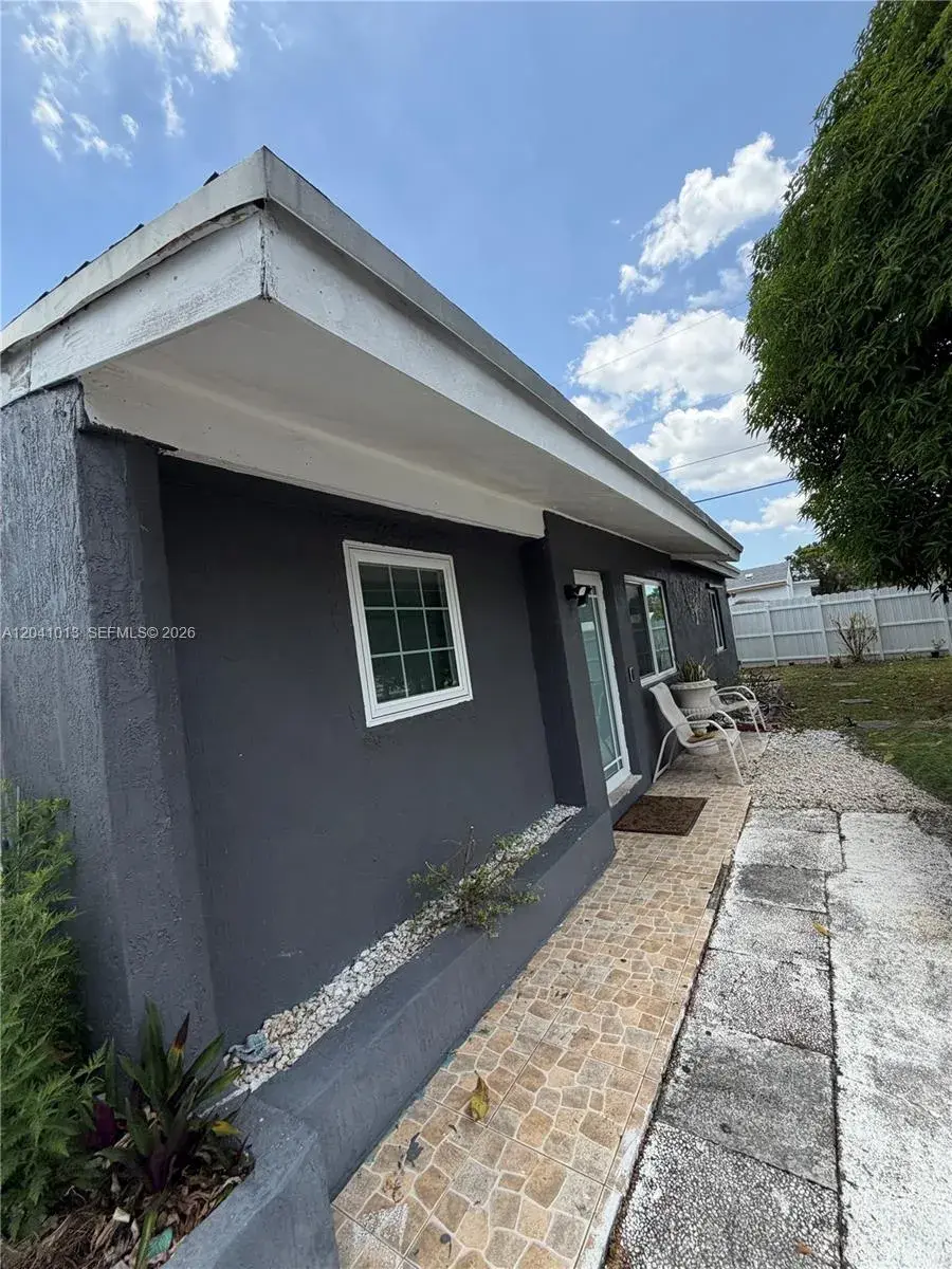 2300 SW 43rd Ave, Fort Lauderdale FL 33317