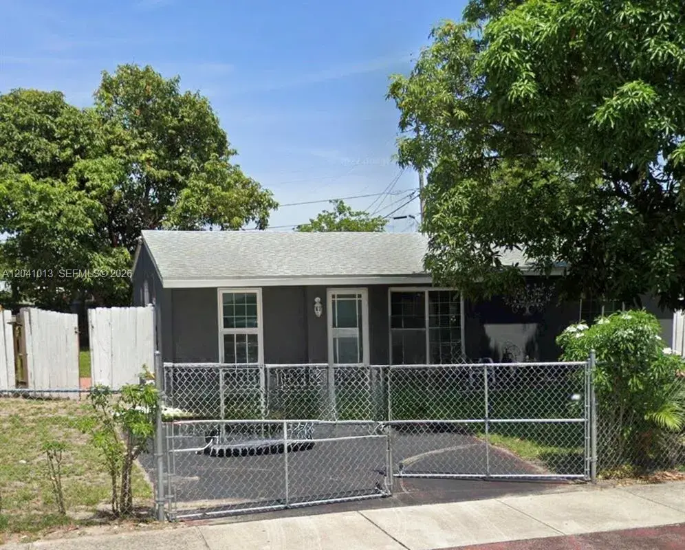 2300 SW 43rd Ave, Fort Lauderdale FL 33317