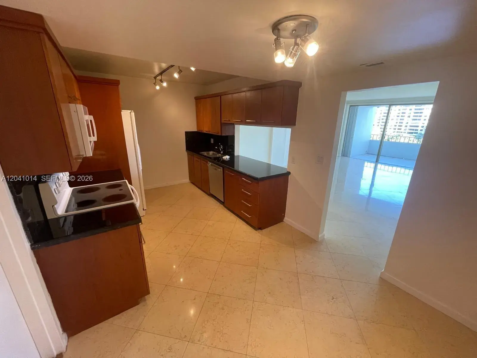 155 Ocean Lane Dr # 811, Key Biscayne FL 33149