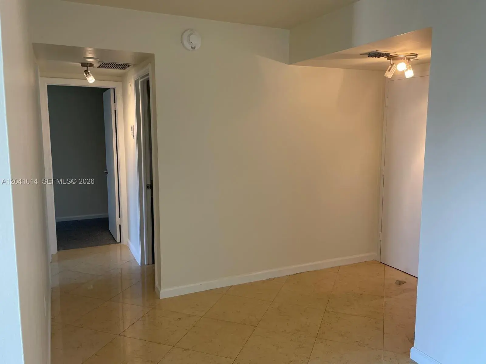 155 Ocean Lane Dr # 811, Key Biscayne FL 33149