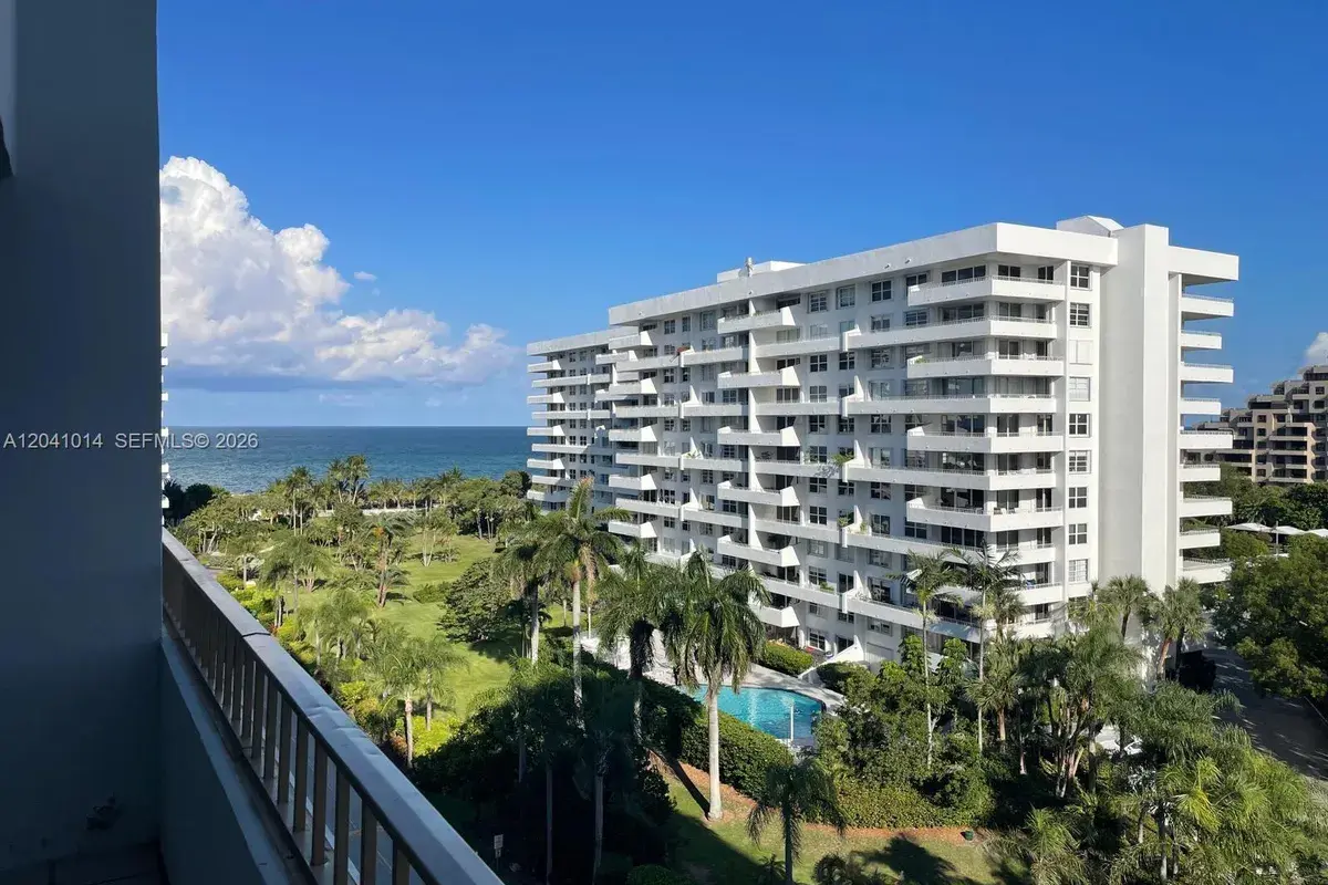 155 Ocean Lane Dr # 811, Key Biscayne FL 33149