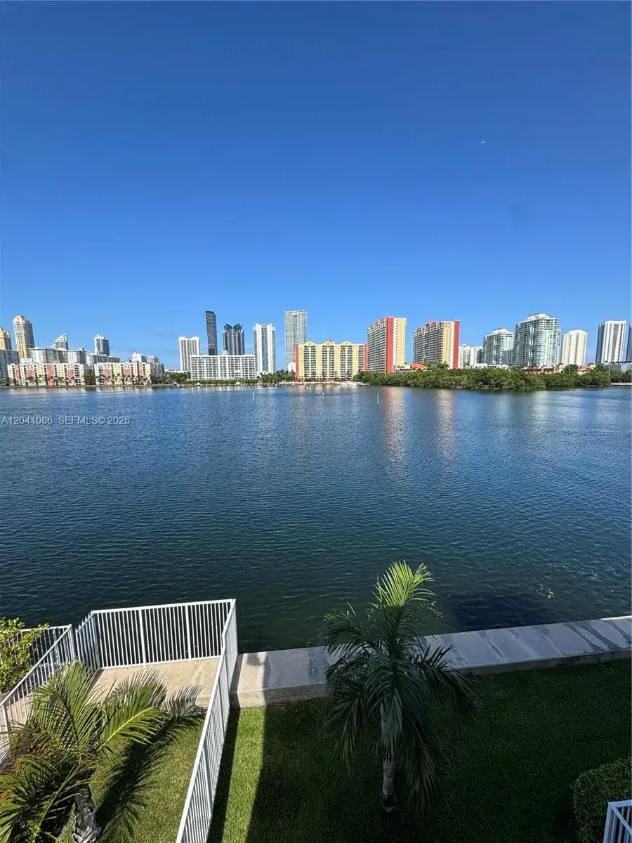 3922 NE 166th St # S306, North Miami Beach FL 33160