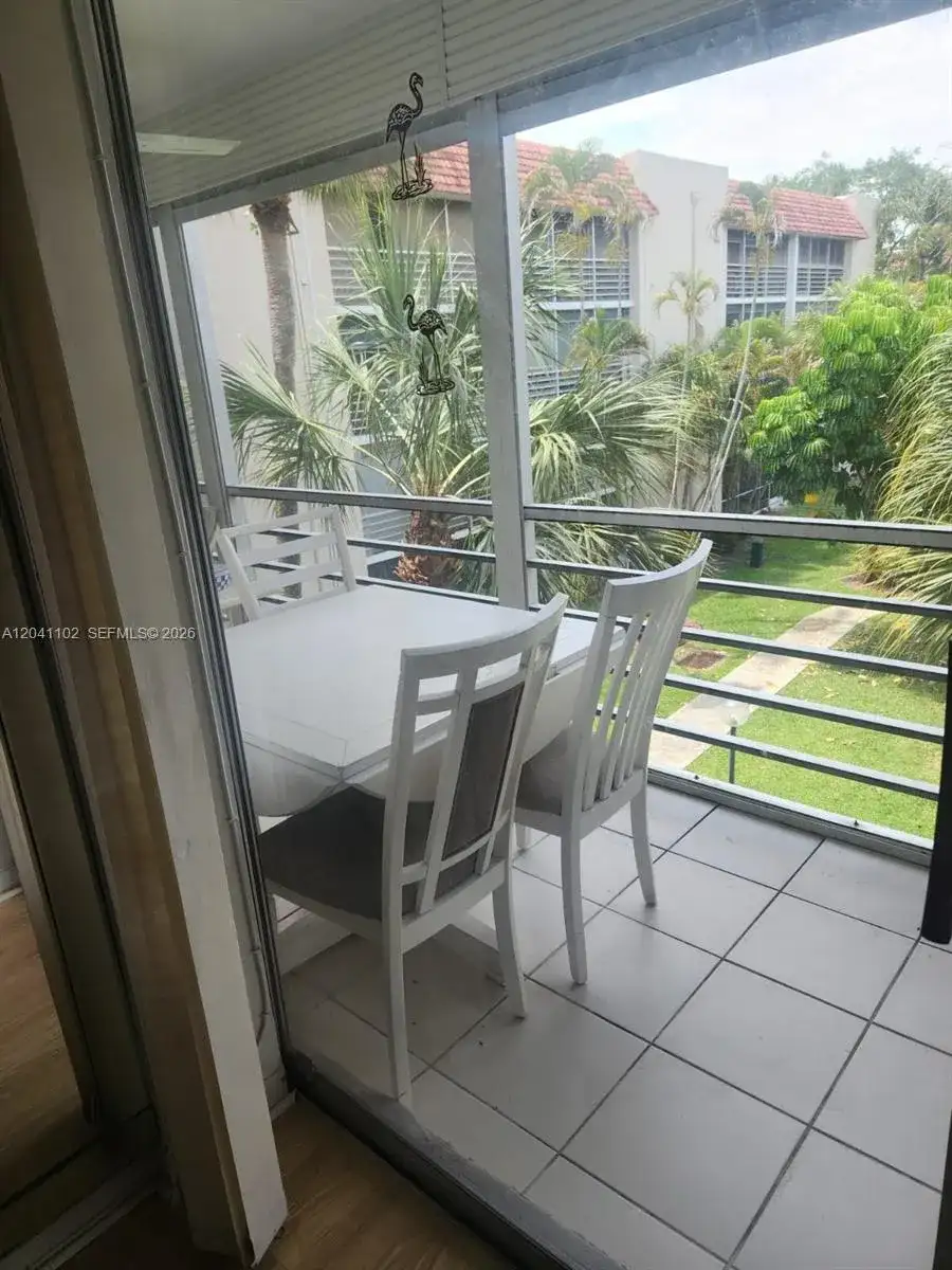 3571 Inverrary Dr # 307, Lauderhill FL 33319 photo 5