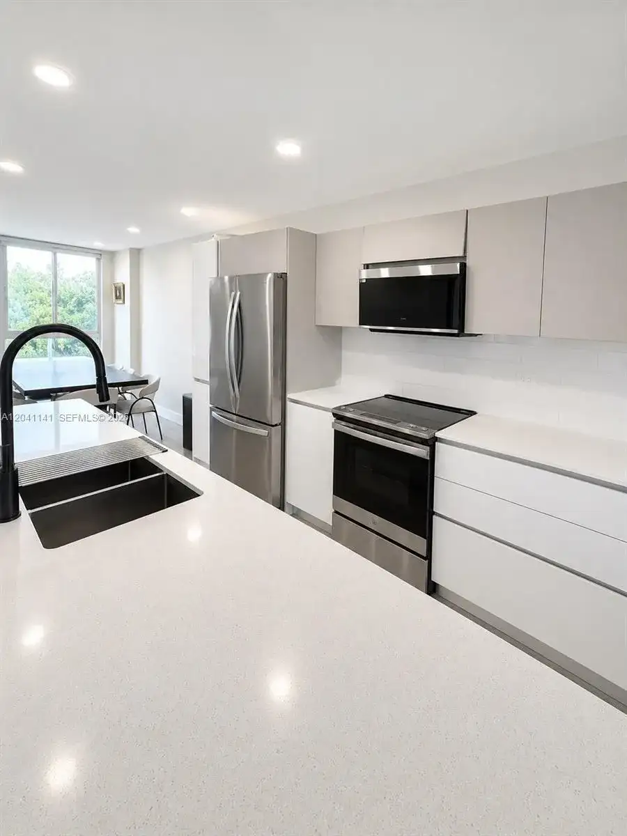 2505 NE 193rd St # 4211, Miami FL 33180 photo 2