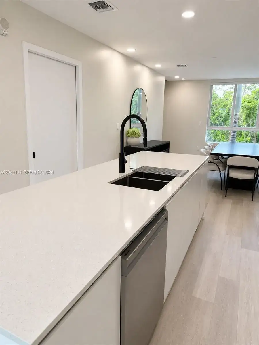 2505 NE 193rd St # 4211, Miami FL 33180 photo 4