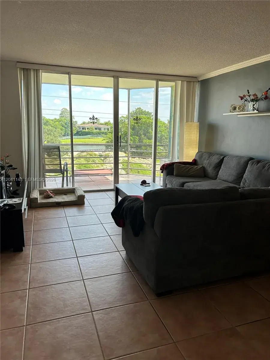1501 NE 191st St # C401, Miami FL 33179