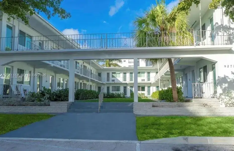 9270 E Bay Harbor Dr # 11B, Bay Harbor Islands FL 33154
