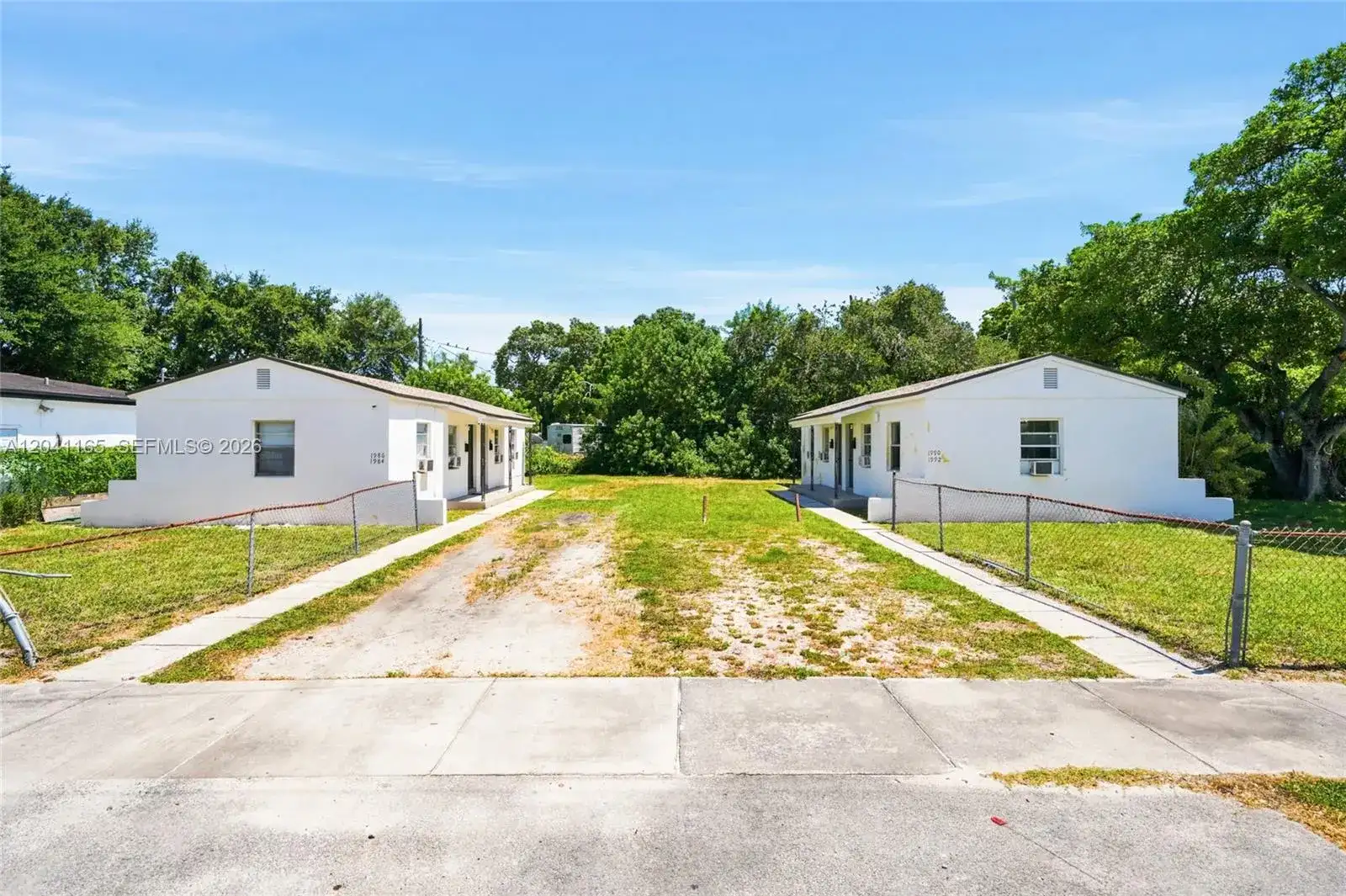 1992 NW 56th St, Miami FL 33142 photo 2