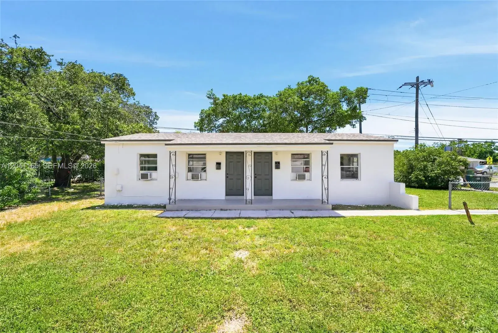 1992 NW 56th St, Miami FL 33142