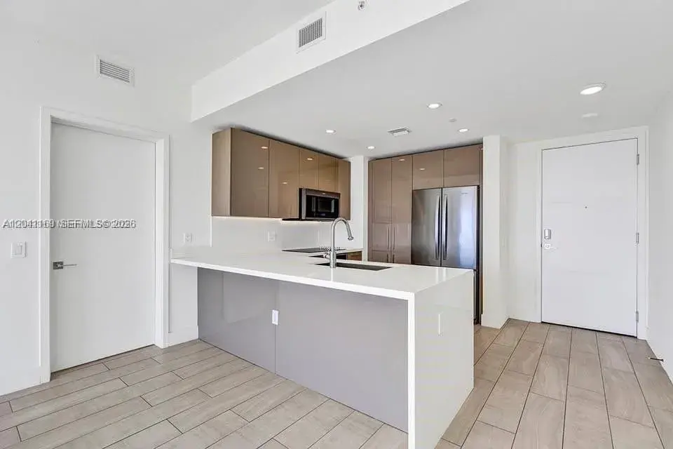 2000 S Metropica Way # 907, Sunrise FL 33323