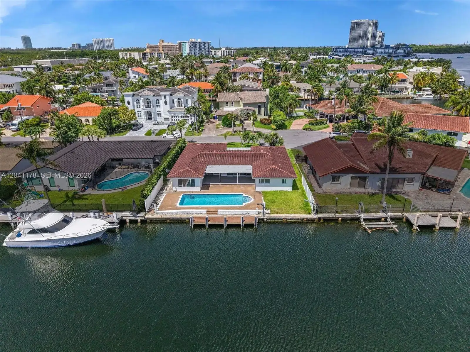 16453 NE 33rd Ave, North Miami Beach FL 33160 photo 3
