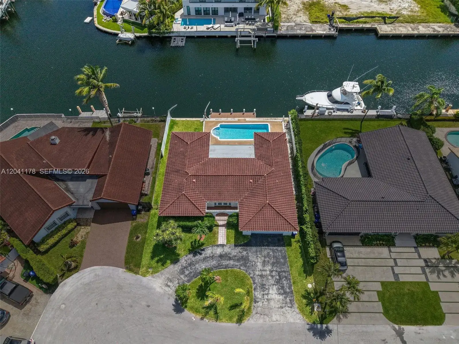 16453 NE 33rd Ave, North Miami Beach FL 33160 photo 4