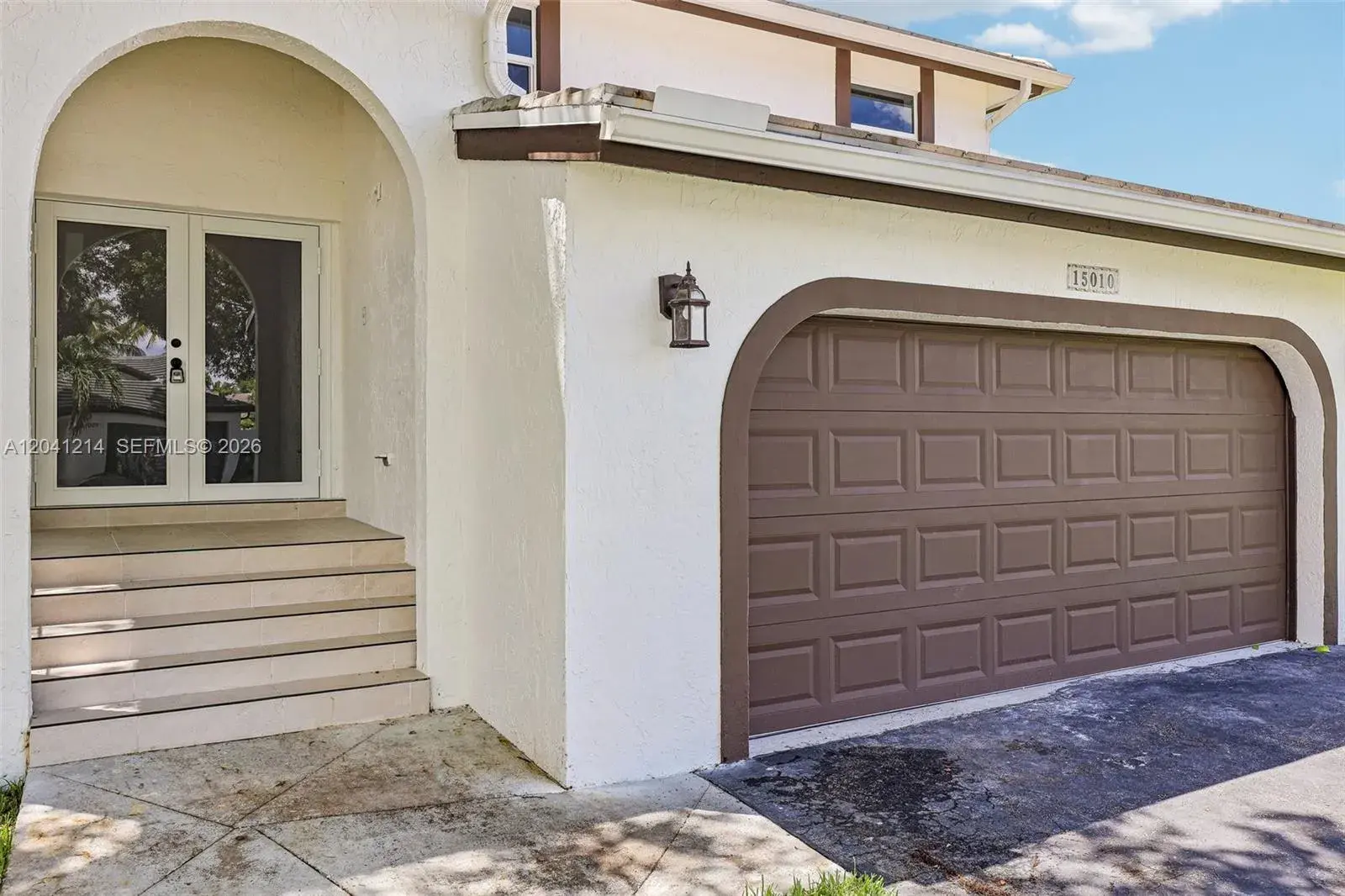 15010 E Falcons Lea Dr, Davie FL 33331