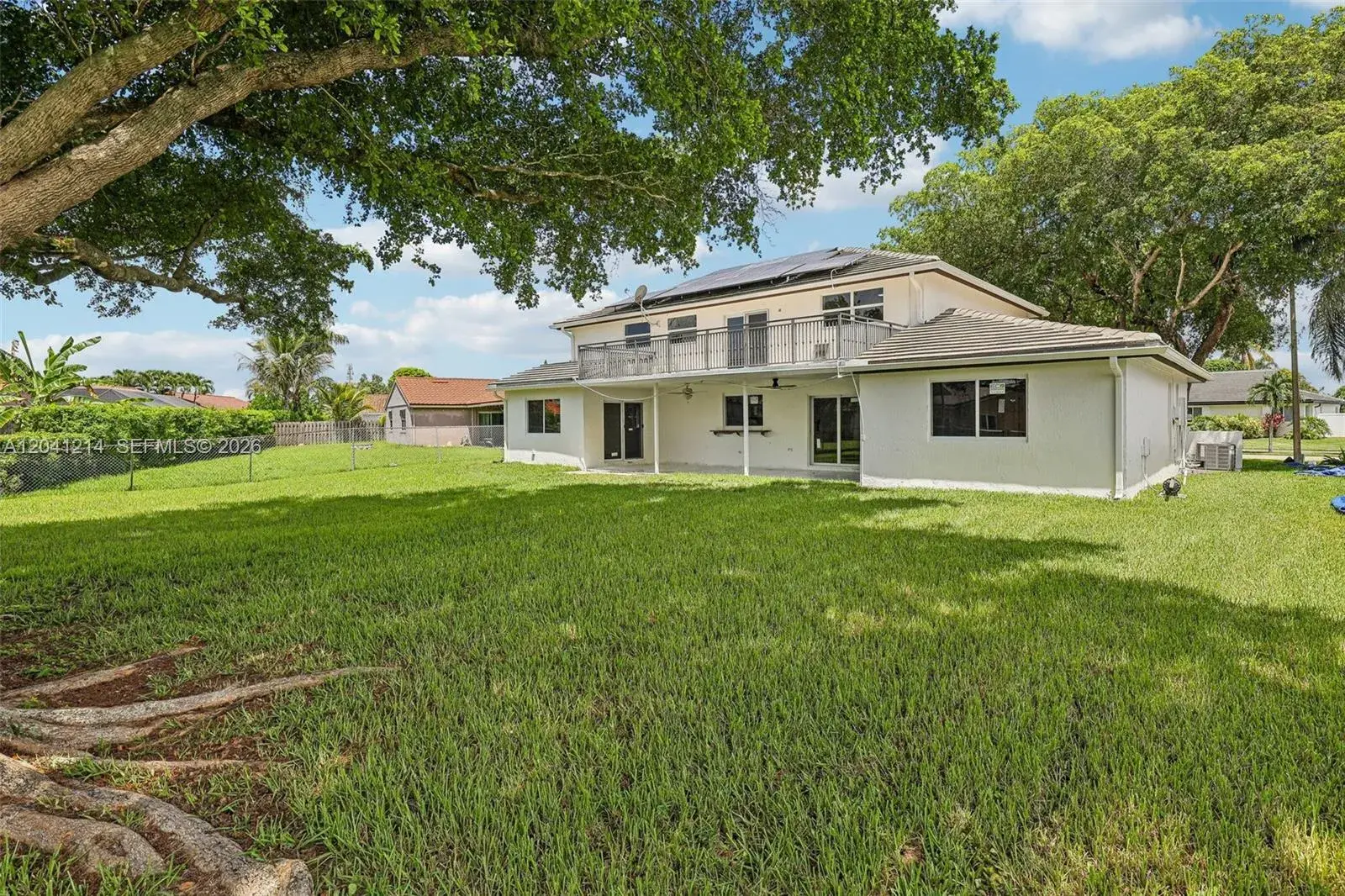 15010 E Falcons Lea Dr, Davie FL 33331
