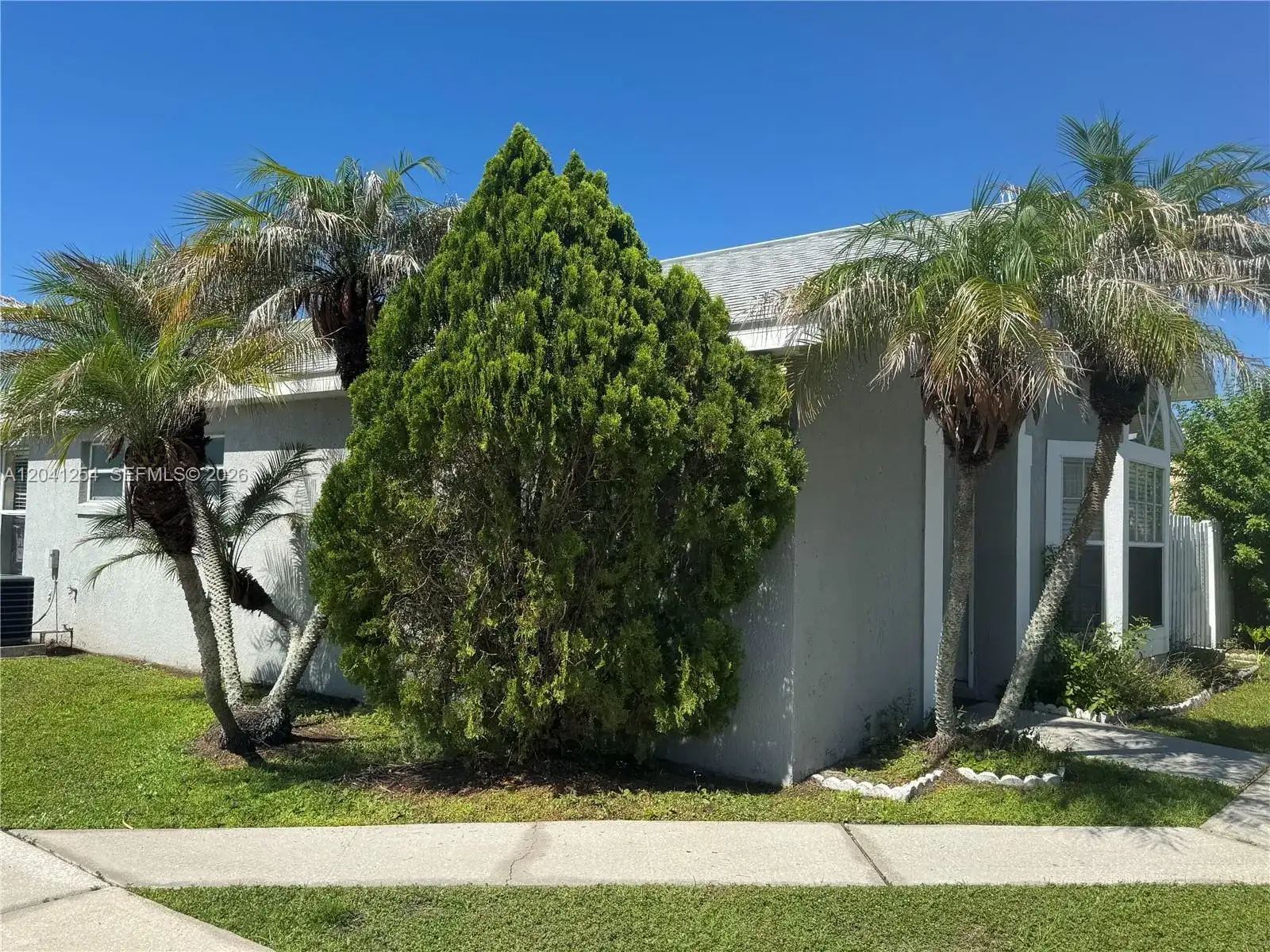 2399 Harbor Town Drive, Other City - In The State Of Florida FL 34744 photo 2