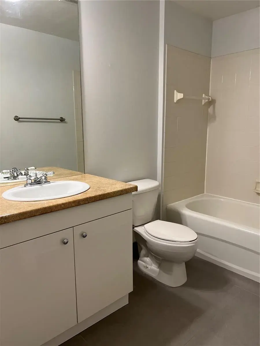 1919 Van Buren St # 818A, Hollywood FL 33020