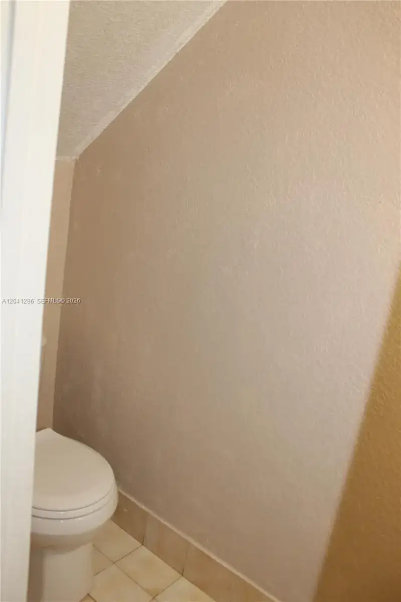 5446 W 26th Ave # 20, Hialeah FL 33016 photo 5