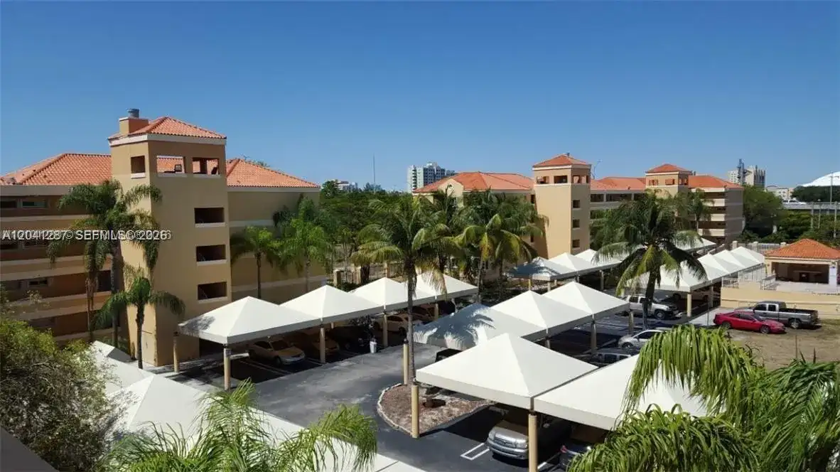 201 NW 7th St # 408, Miami FL 33136