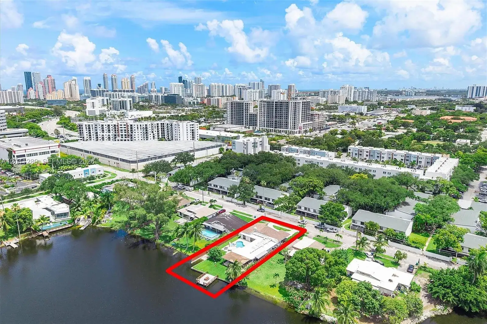 2531 NE 195th St, Miami FL 33180 photo 3