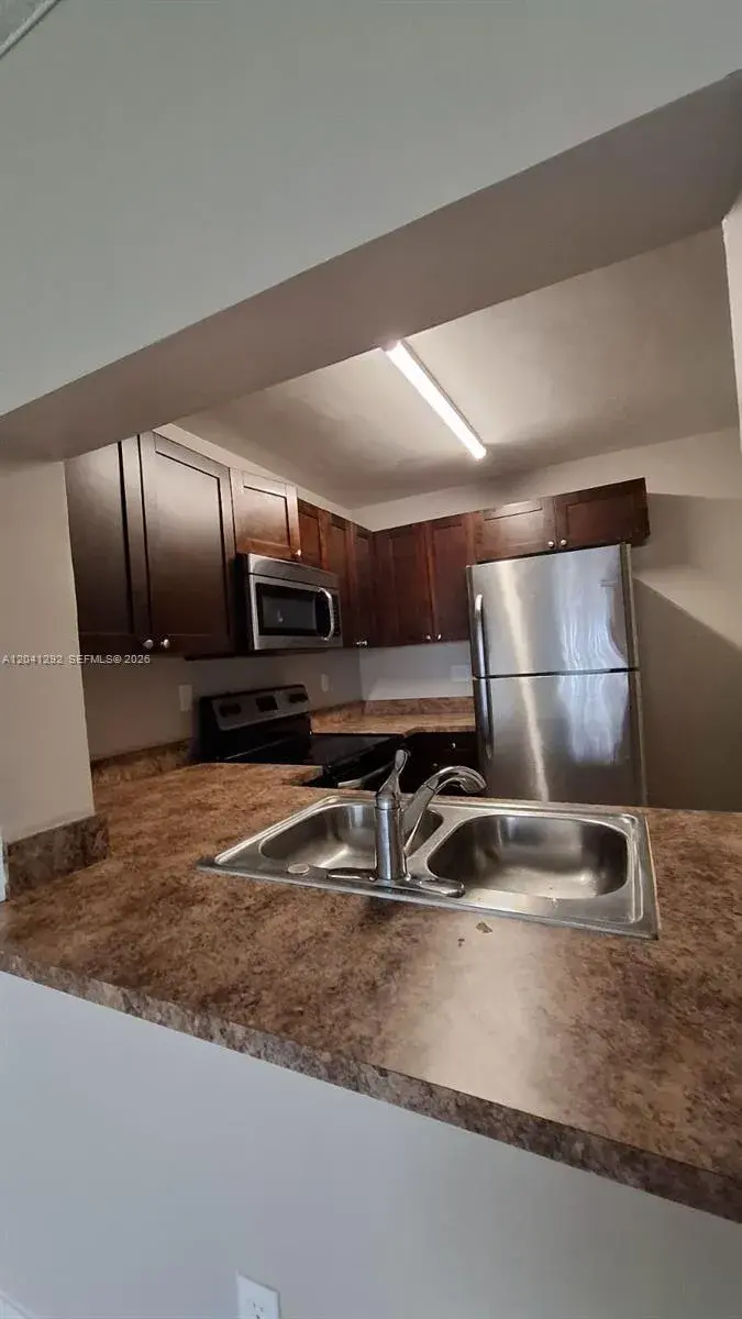 496 NW 165th St Rd # 612, Miami FL 33169