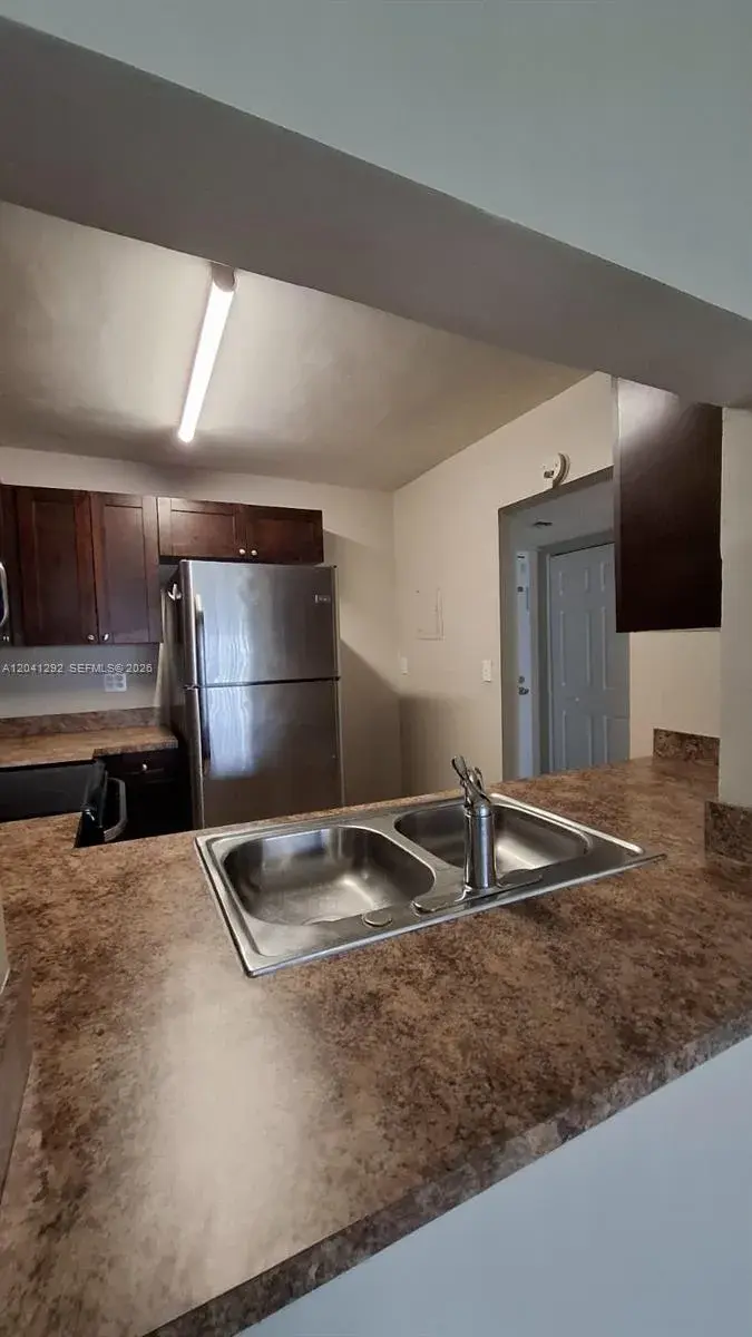 496 NW 165th St Rd # 612, Miami FL 33169