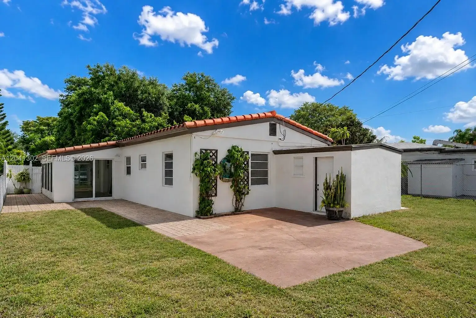 1980 NE 174th St, North Miami Beach FL 33162 photo 2
