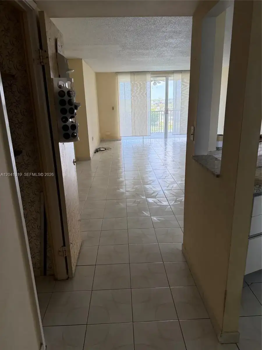 1750 NE 191st St # 4, Miami FL 33179 photo 3
