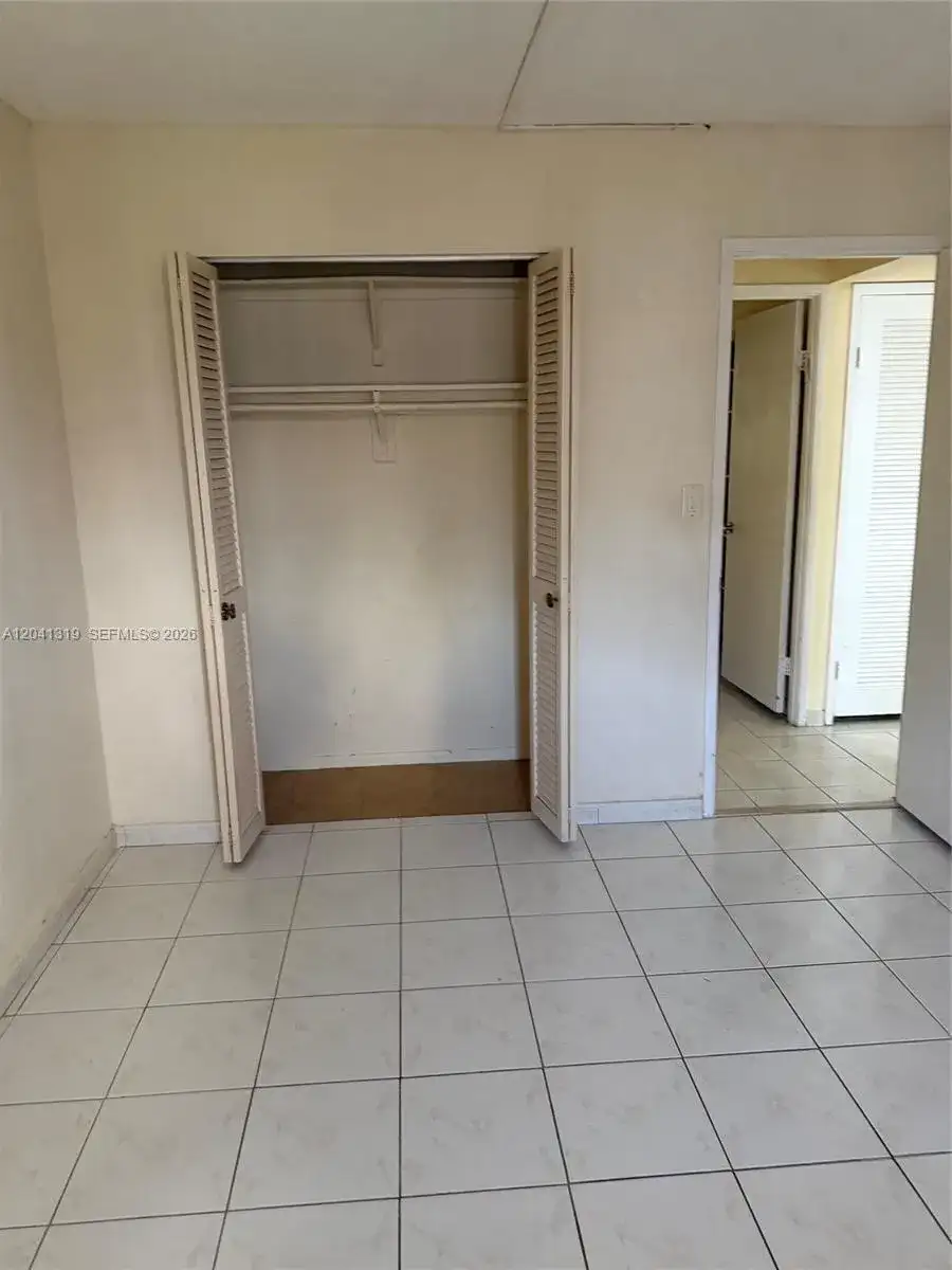 1750 NE 191st St # 4, Miami FL 33179 photo 5