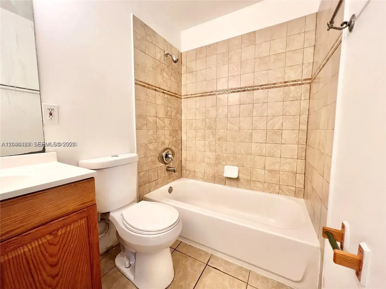 1227 SW 46th Ave # 304, Pompano Beach FL 33069 photo 5