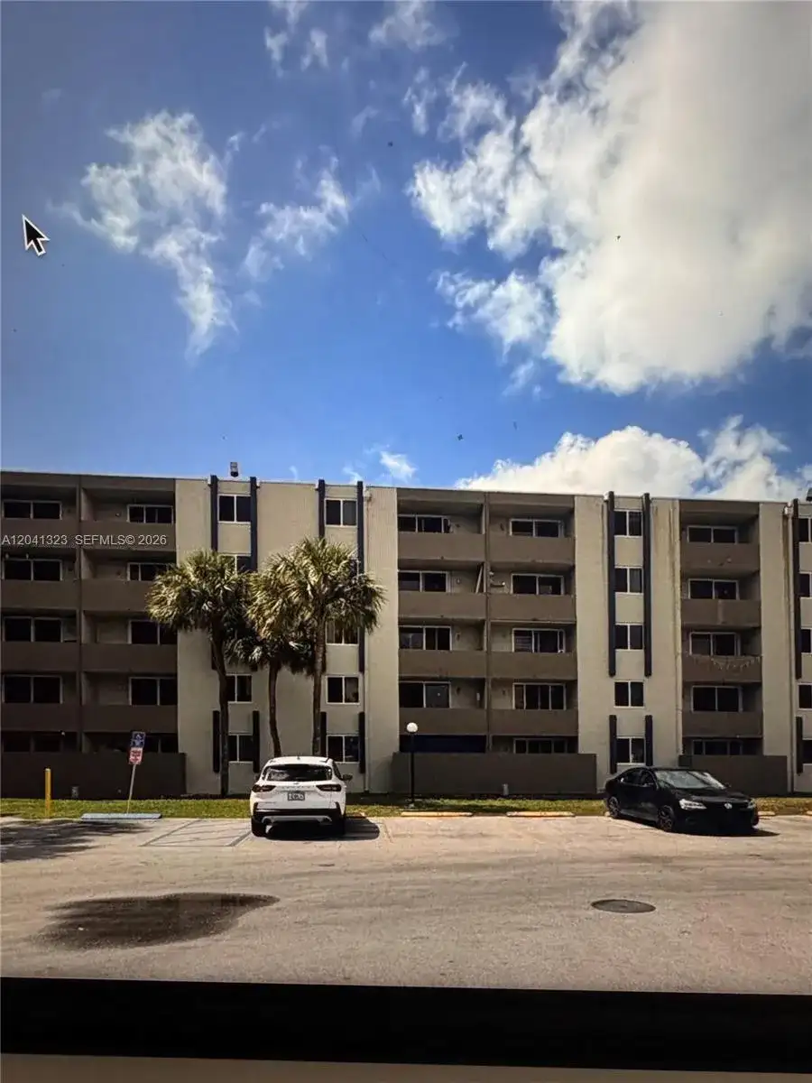 10090 NW 80th Ct # 1241, Hialeah Gardens FL 33016 photo 2