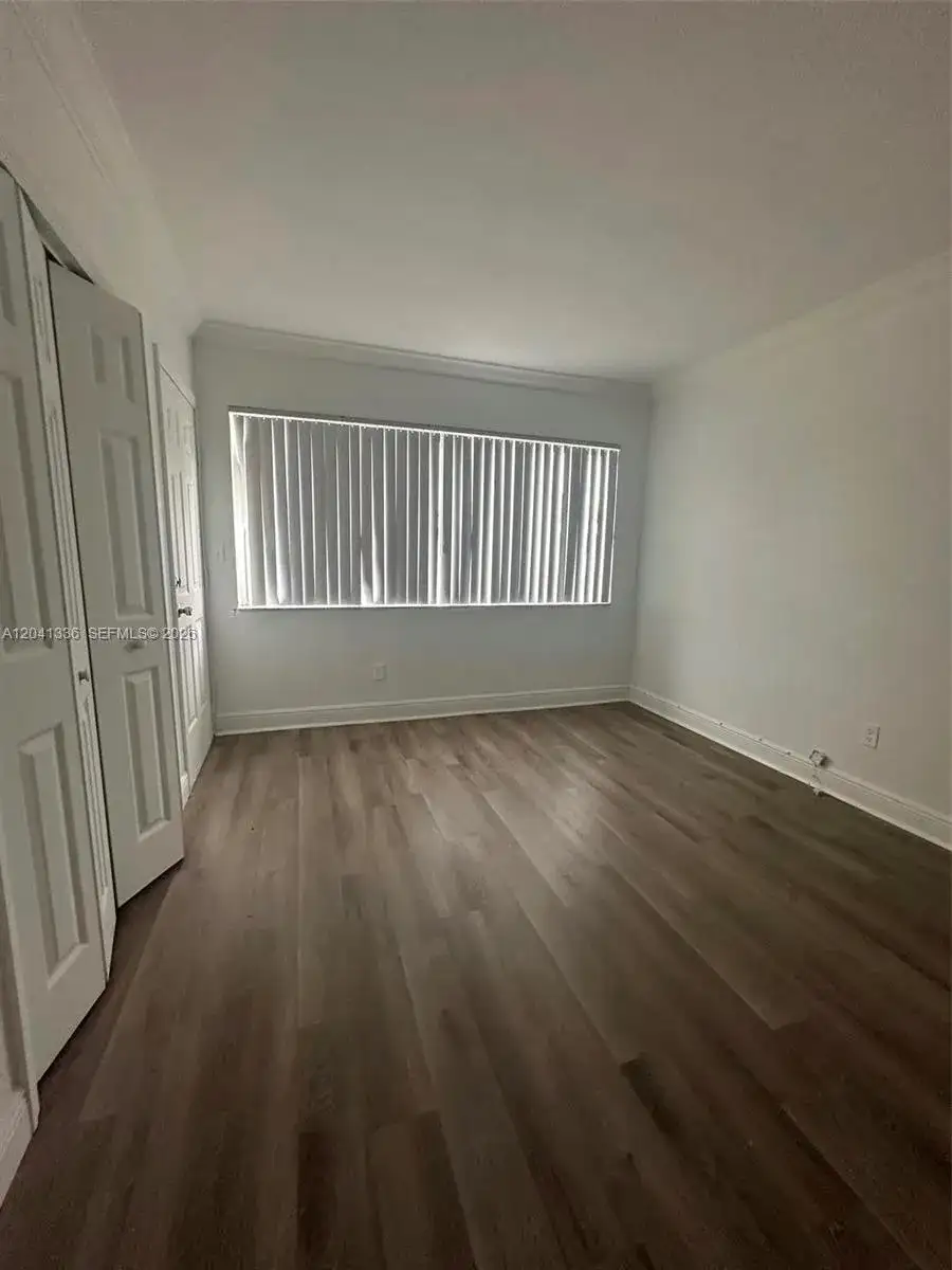 980 NE 170th St # 214, North Miami Beach FL 33162 photo 4