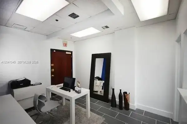 168 SE 1st St # 501, Miami FL 33131 photo 3