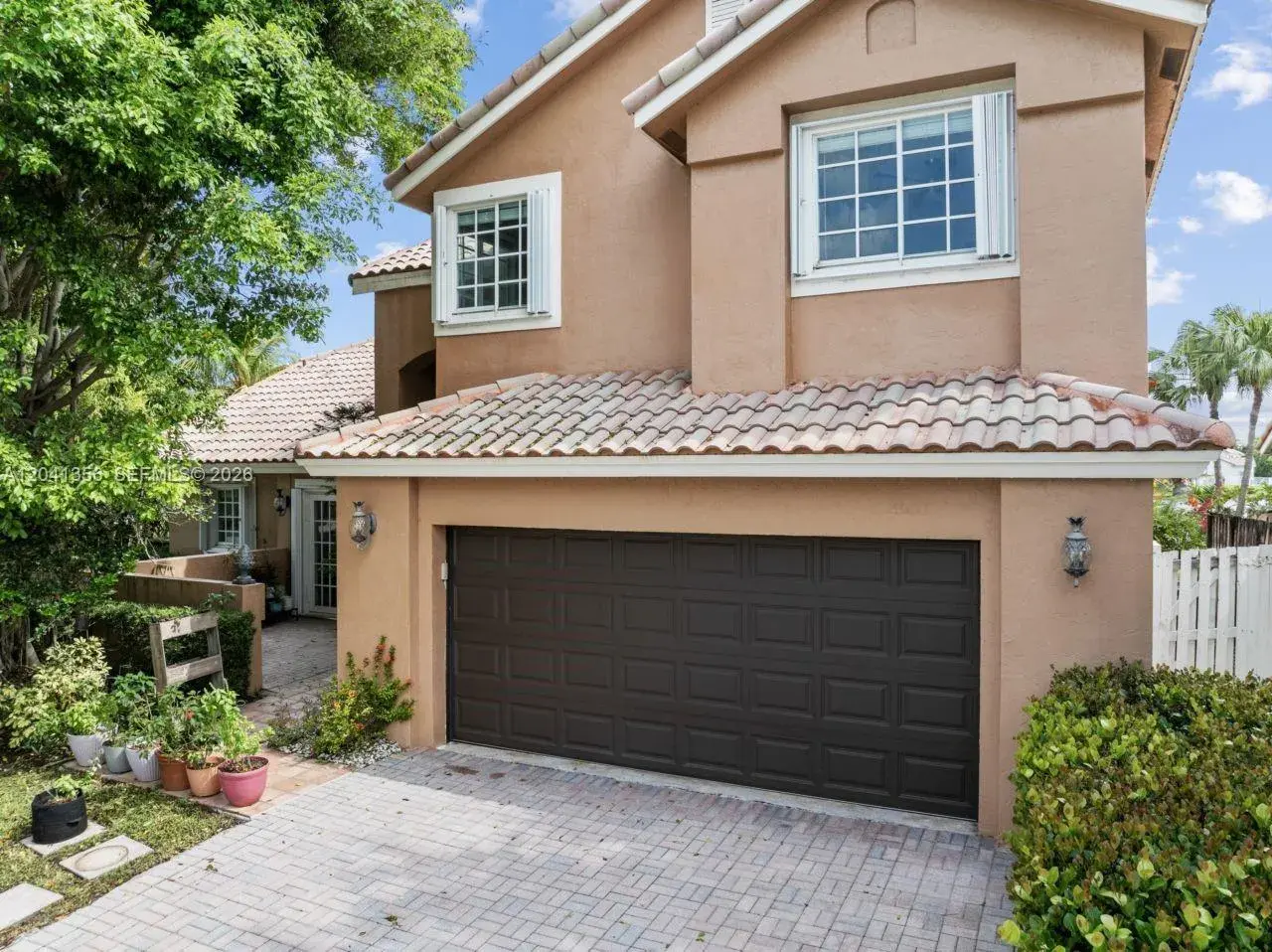 1179 Laguna Springs Dr, Weston FL 33326