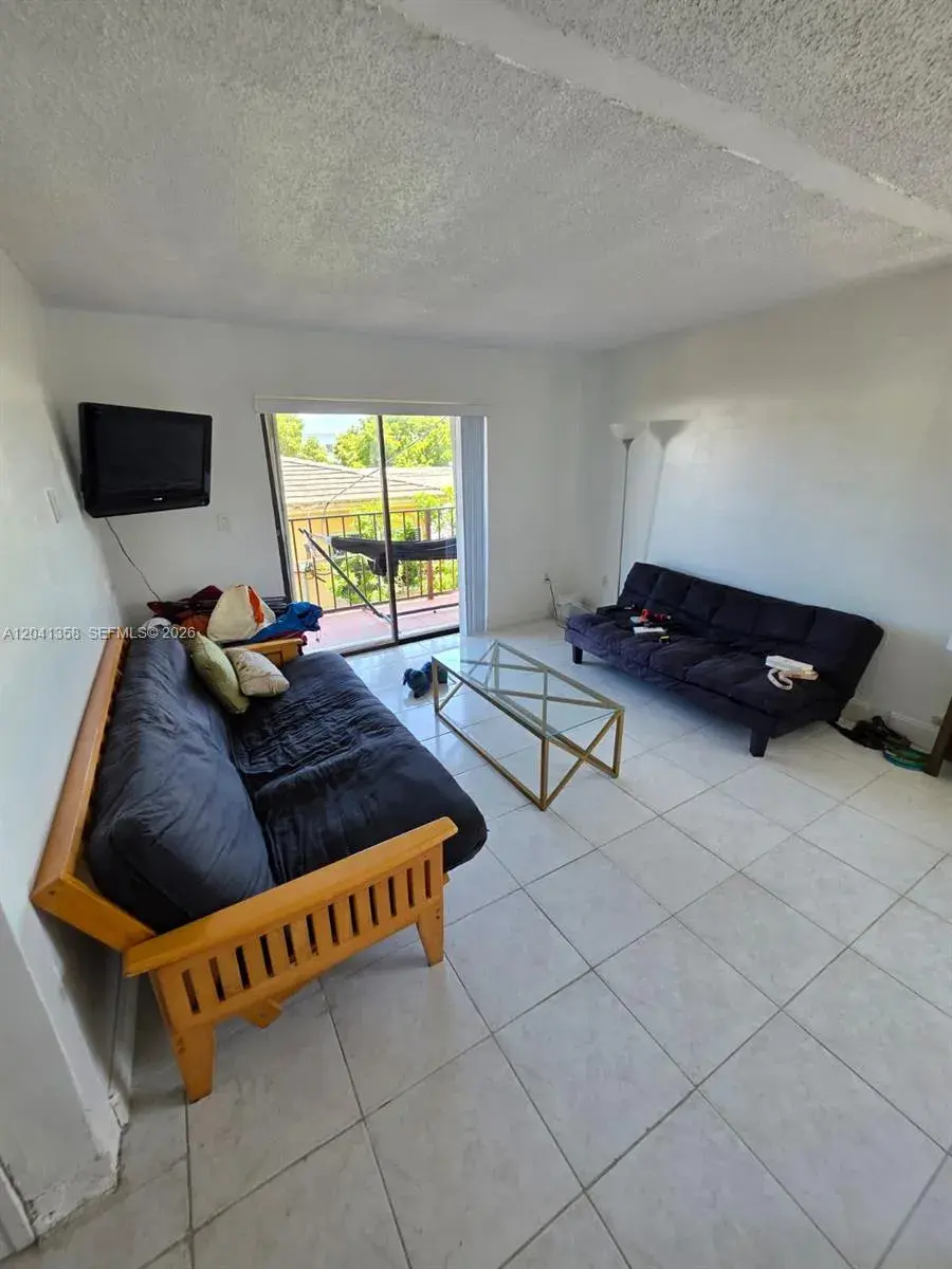 990 Biarritz Dr # 303, Miami Beach FL 33141