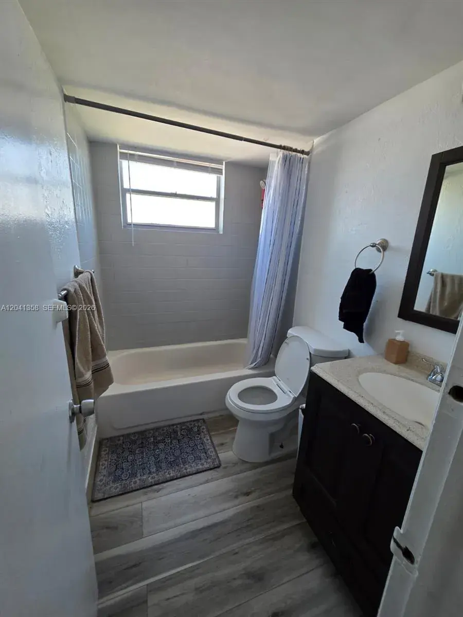 990 Biarritz Dr # 303, Miami Beach FL 33141