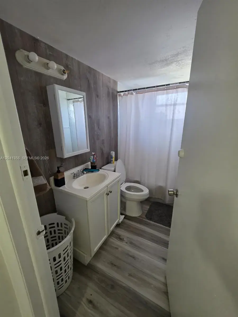 990 Biarritz Dr # 303, Miami Beach FL 33141