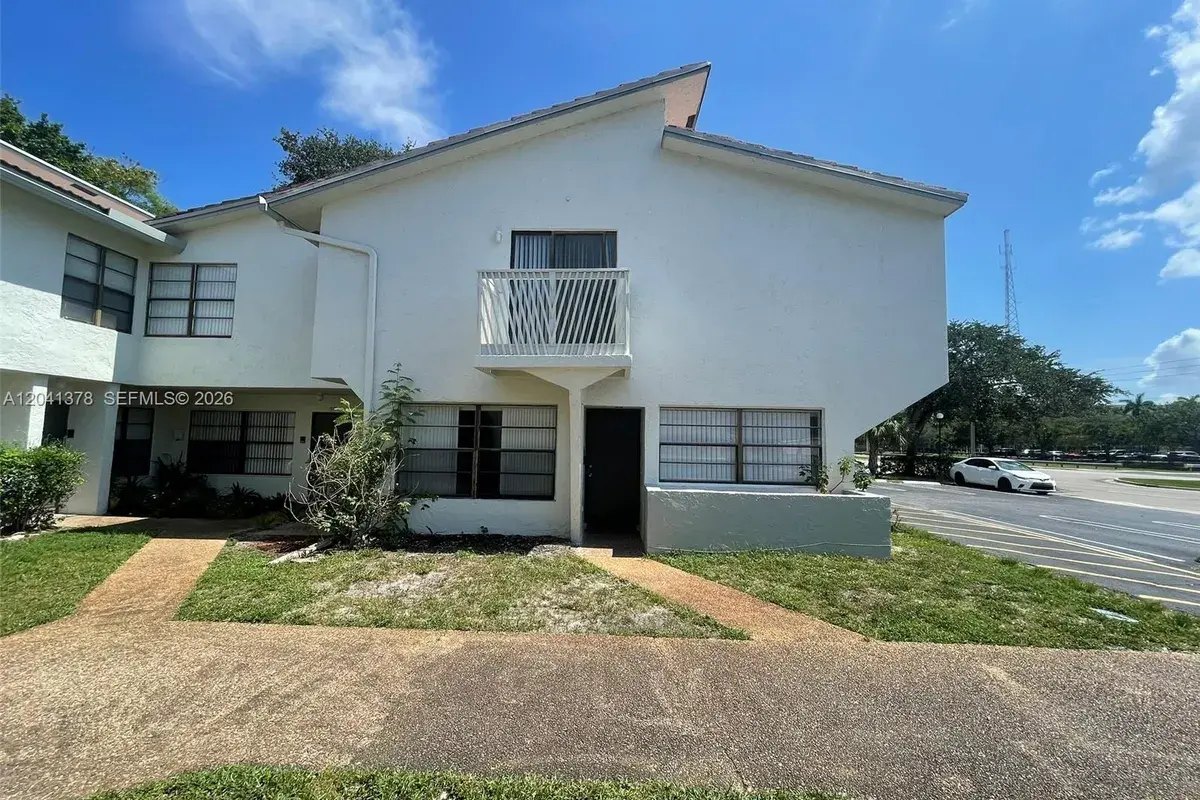 2580 Coral Springs Dr # 2580, Coral Springs FL 33065