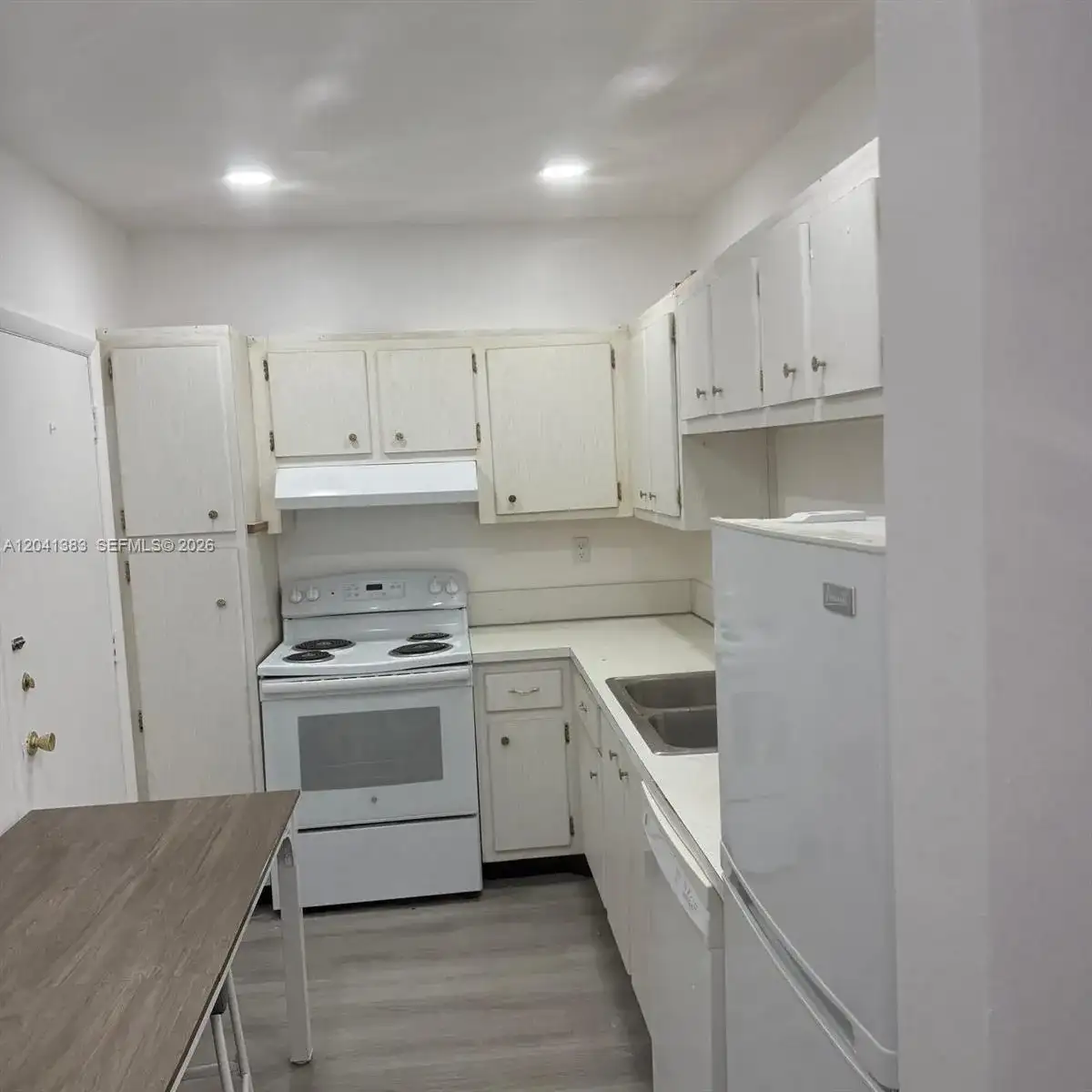 9159 SW 77th Ave # 211, Miami FL 33156 photo 2