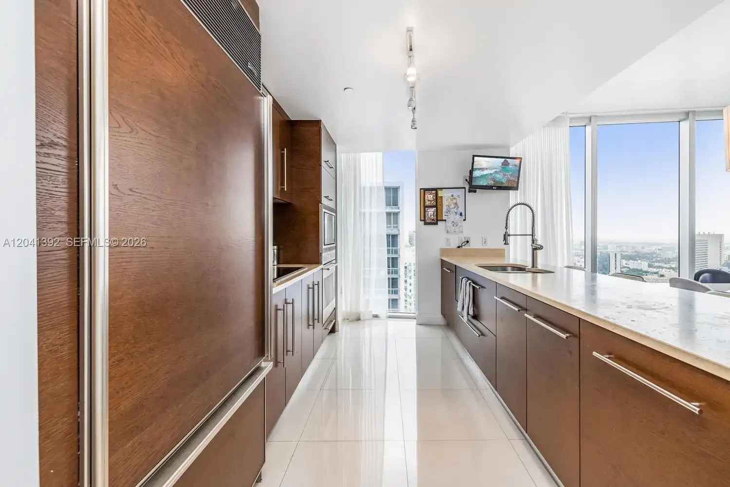 475 BRICKELL AVE # 4715, Miami FL 33131