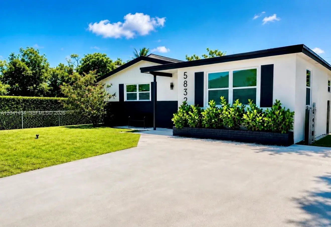 5832 Wiley St, Hollywood FL 33023