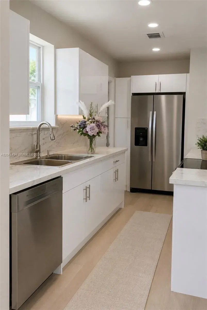 5832 Wiley St, Hollywood FL 33023