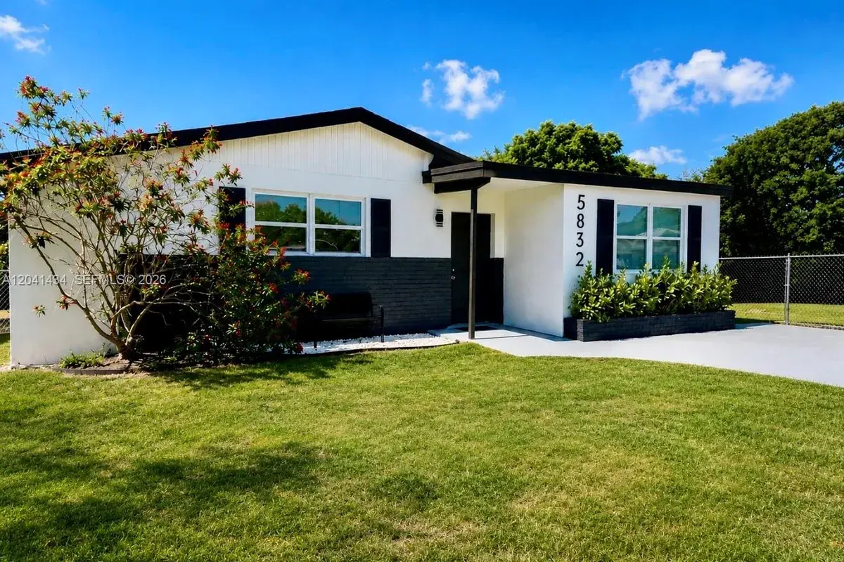 5832 Wiley St, Hollywood FL 33023