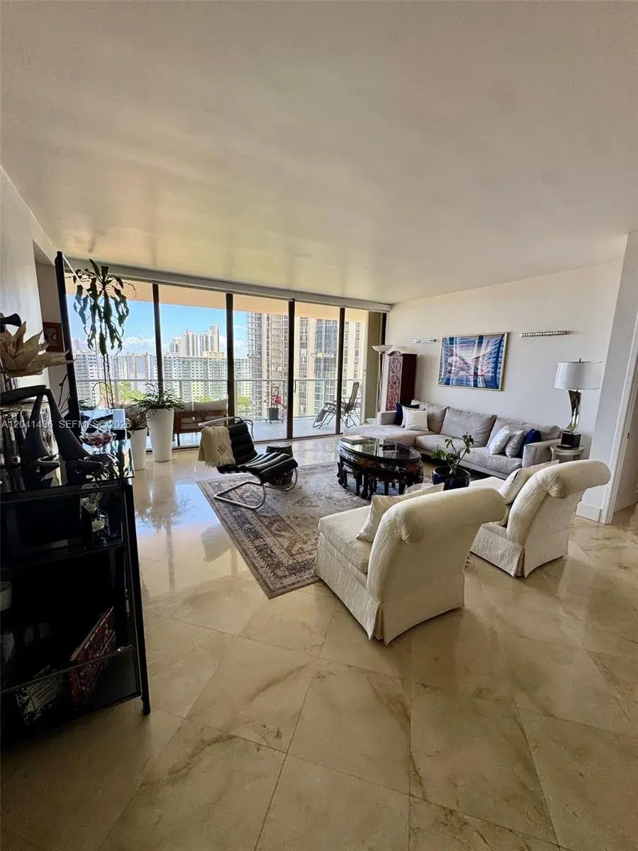 19500 Turnberry Way # 15F, Aventura FL 33180