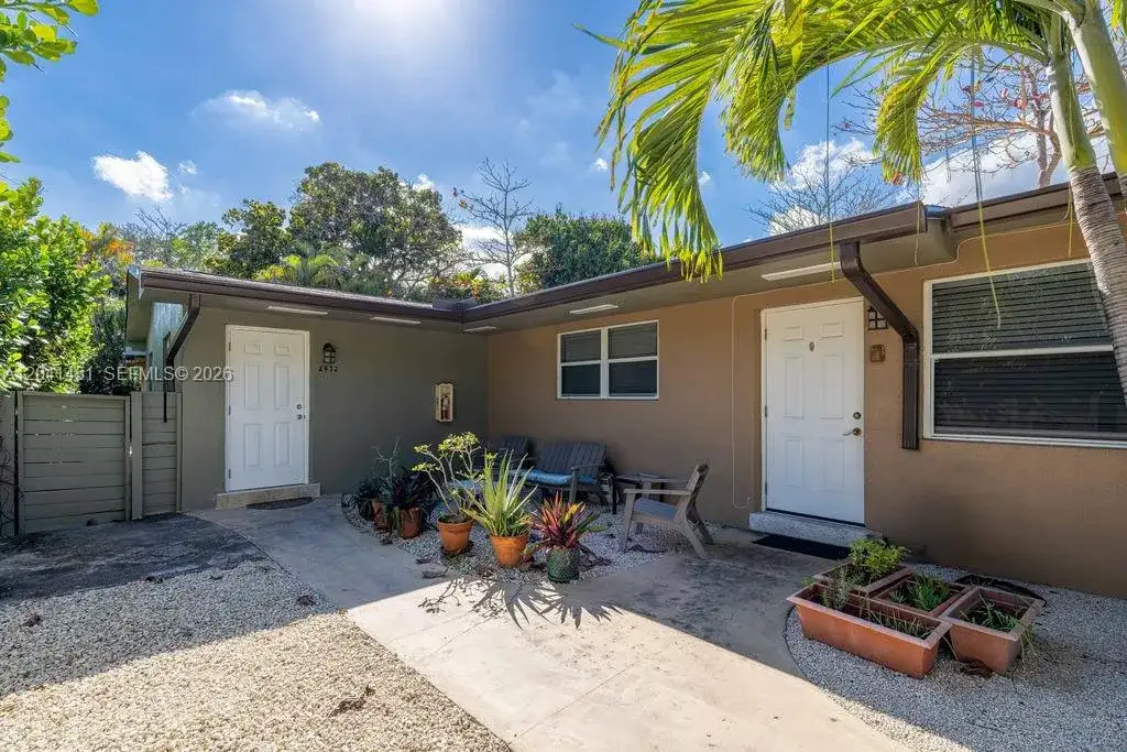 2470 NE 182nd Ter # 1, North Miami Beach FL 33160 photo 2