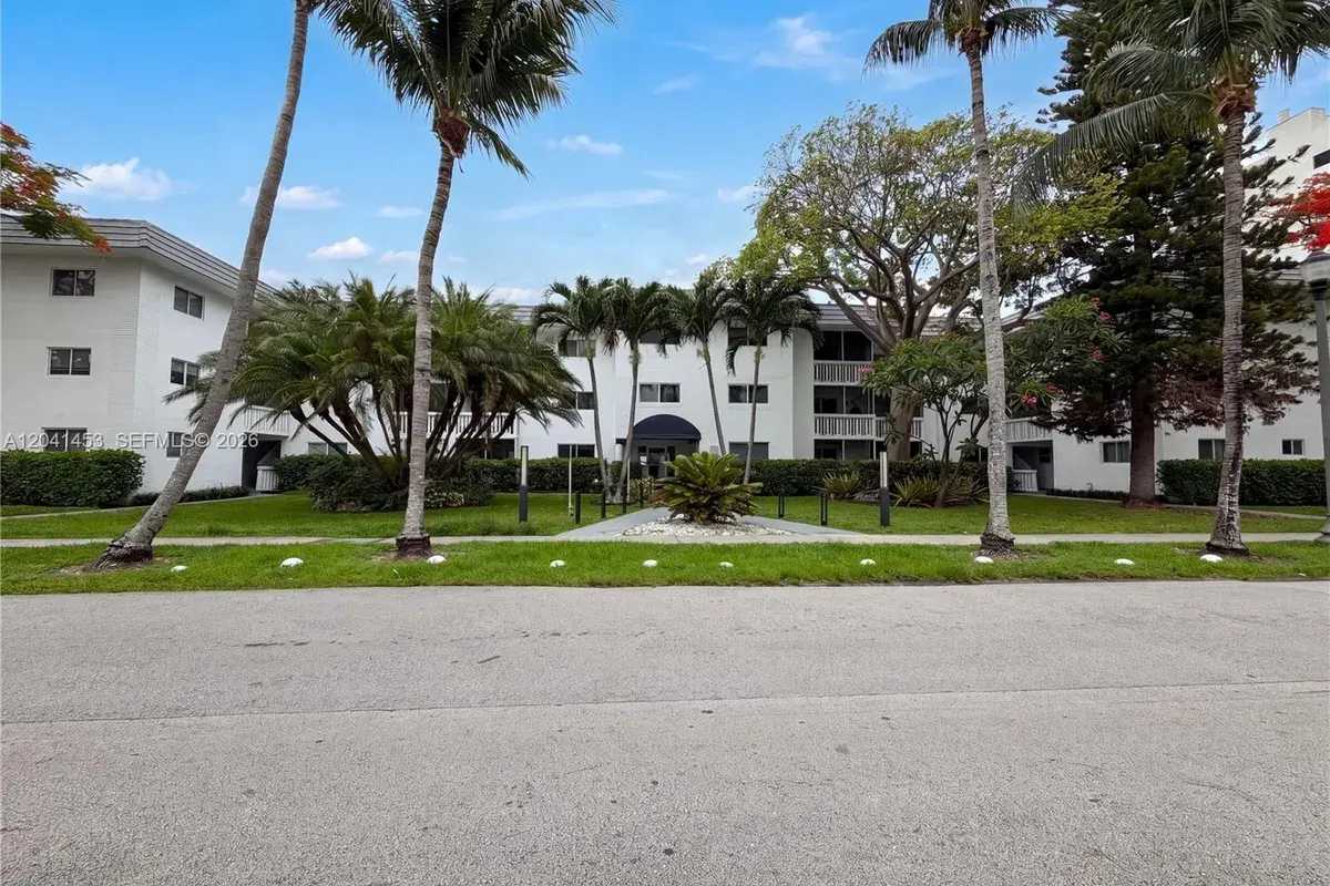 200 Galen Dr # 202, Key Biscayne FL 33149