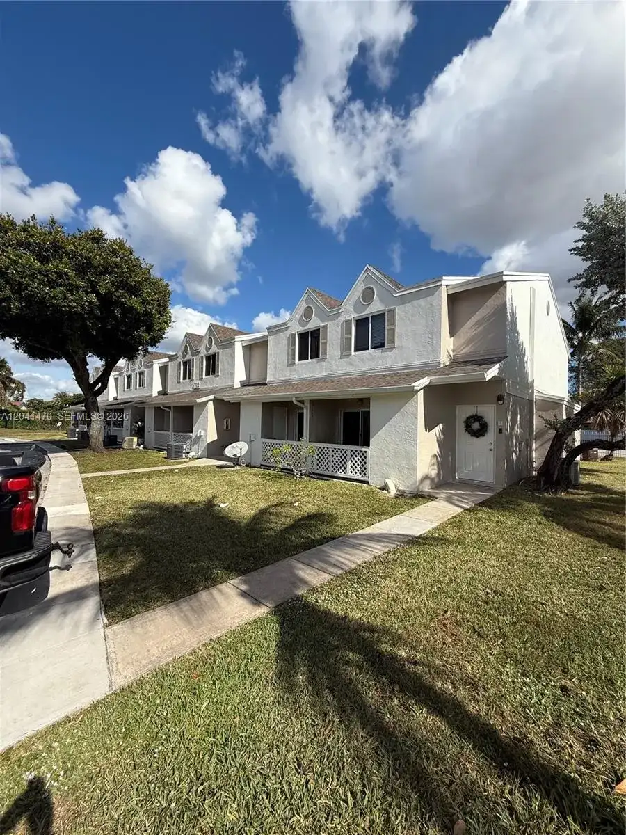17515 NW 67th Ct # 22, Hialeah FL 33015 photo 2