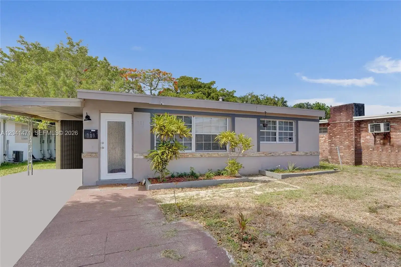 701 SW 7th St, Pompano Beach FL 33060 photo 2